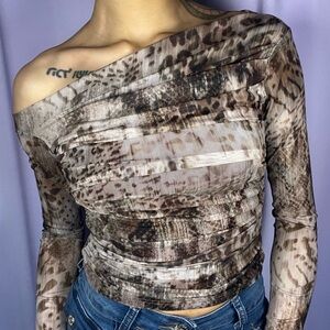 Leopard print off the shoulder long sleeve top